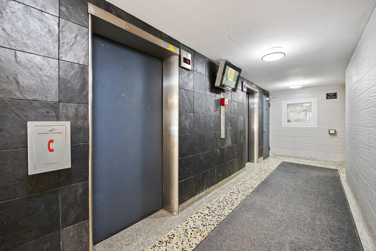 0519-2050 Keele Street, Toronto, ON, M6M 3Y7 - 17