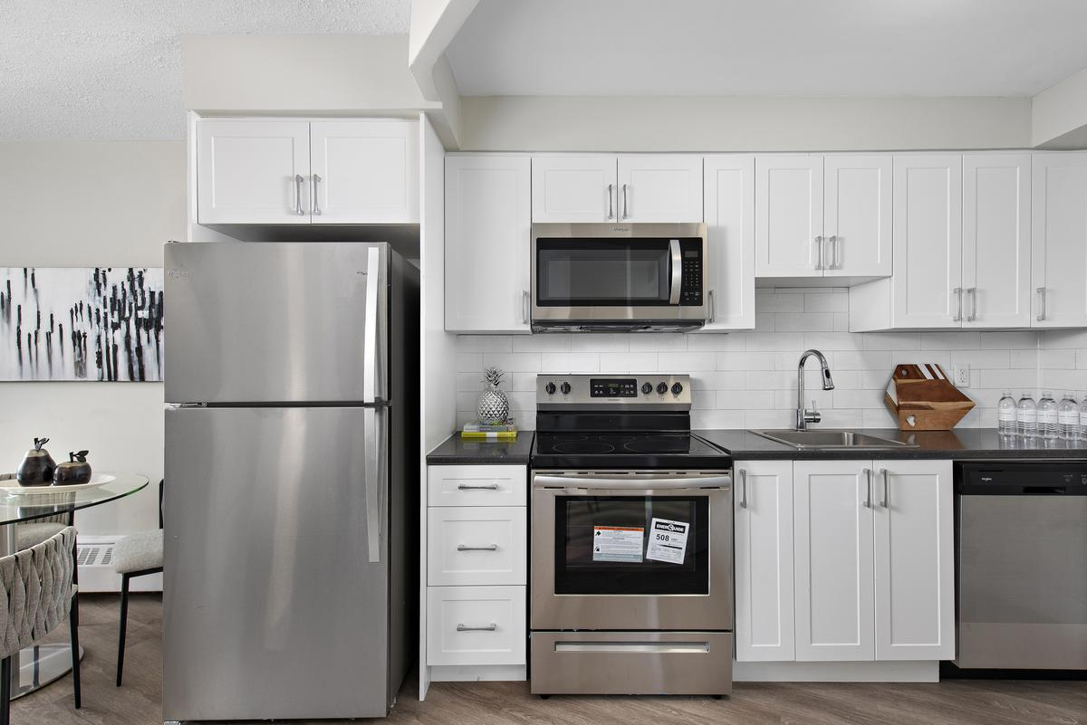 0519-2050 Keele Street, Toronto, ON, M6M 3Y7 - 3
