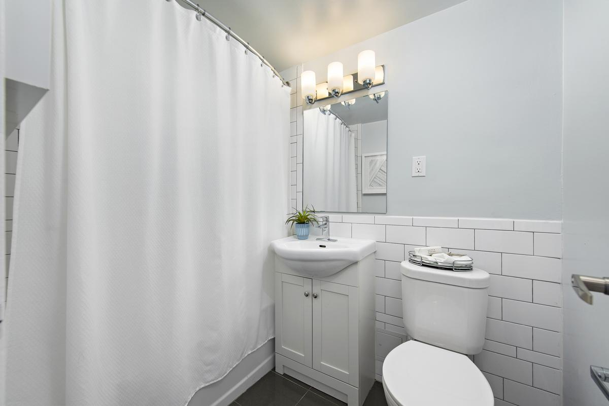 0519-2050 Keele Street, Toronto, ON, M6M 3Y7 - 16
