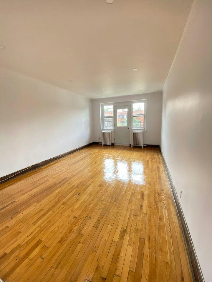 5821 Chemin Cote St Luc, Montréal, QC, H3X 2G2 - 9