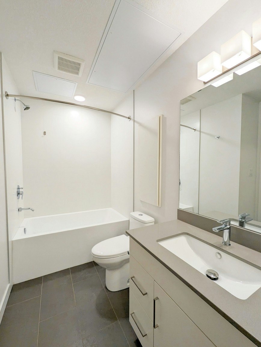 X27-10043 108 Street NW, Edmonton, AB, T5J 5G8 - 3