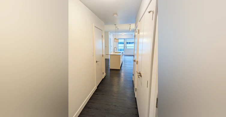 X27-10043 108 Street NW, Edmonton, AB, T5J 5G8 - 2