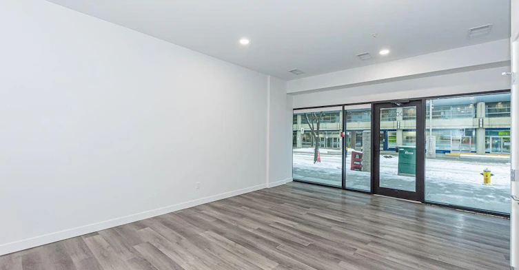 10043 108 Street NW, Edmonton, AB, T5J 5G8 - 7