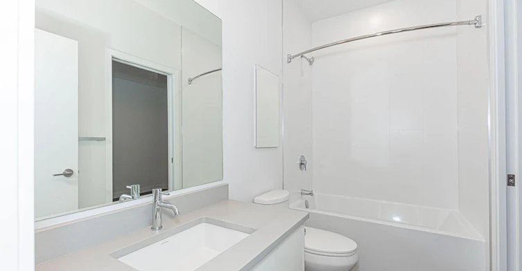 10043 108 Street NW, Edmonton, AB, T5J 5G8 - 5