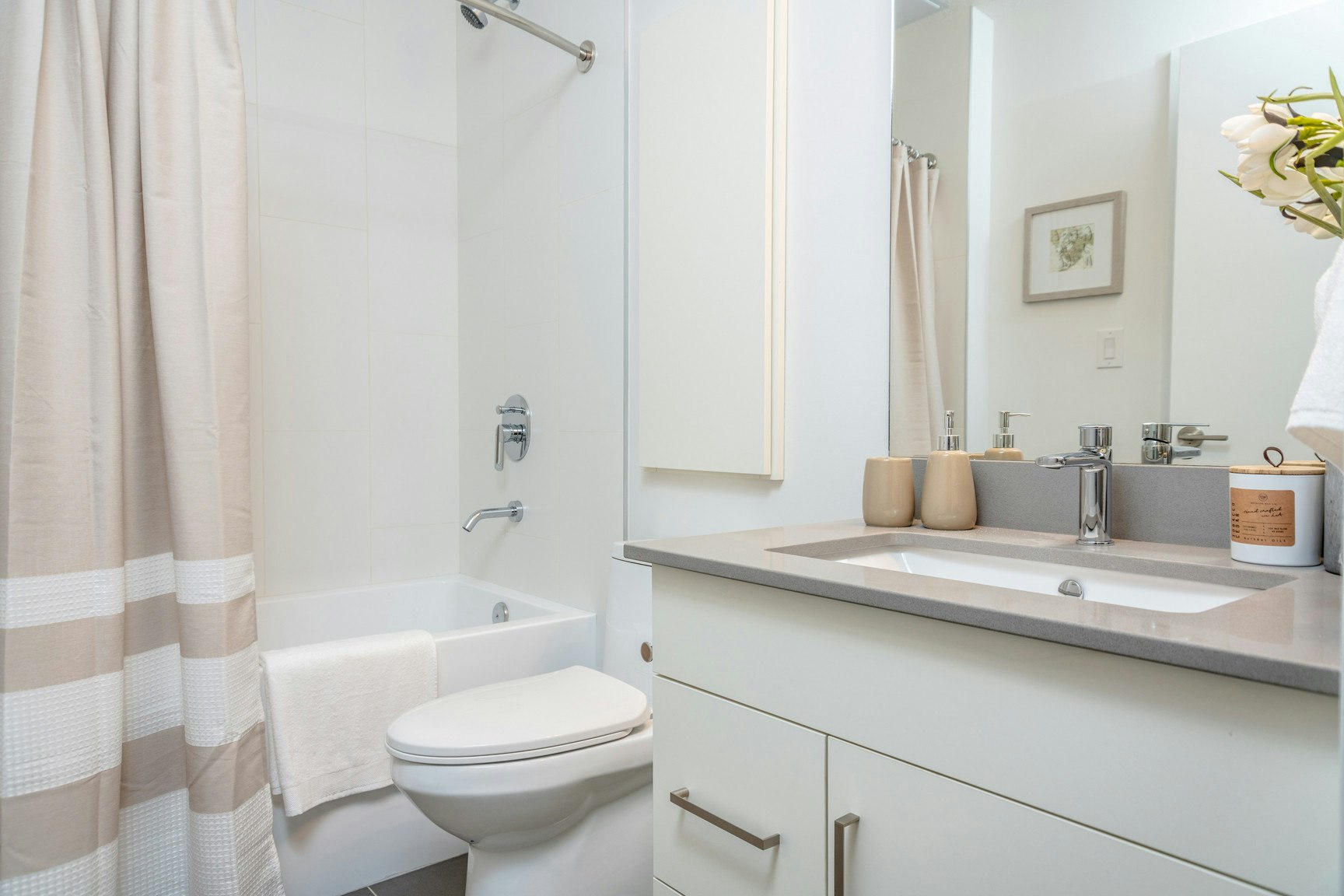 X06-10043 108 Street NW, Edmonton, AB, T5J 5G8 - 6