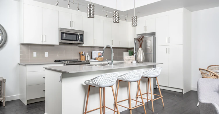 X-23-10043 108 Street NW, Edmonton, AB, T5J 5G8