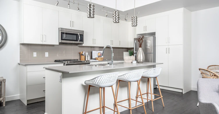 X-23-10043 108 Street NW, Edmonton, AB, T5J 5G8