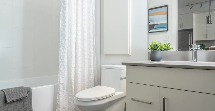 X-23-10043 108 Street NW, Edmonton, AB, T5J 5G8 - 14