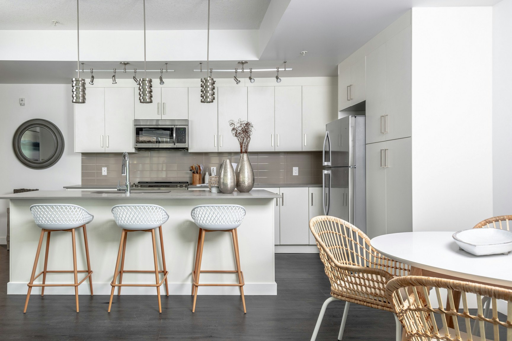 X-23-10043 108 Street NW, Edmonton, AB, T5J 5G8 - 2