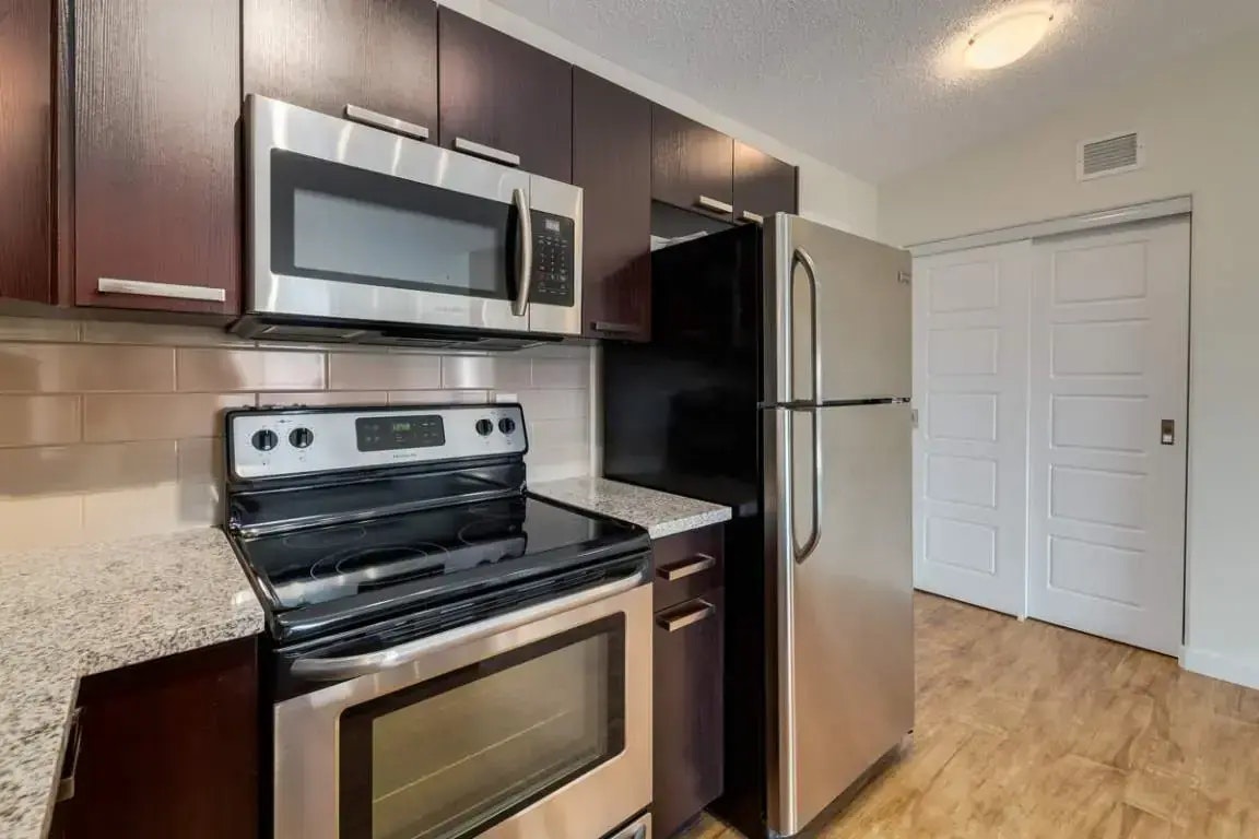 317-5008 4 Avenue SW, Edmonton, AB, T6X 1V3 - 17