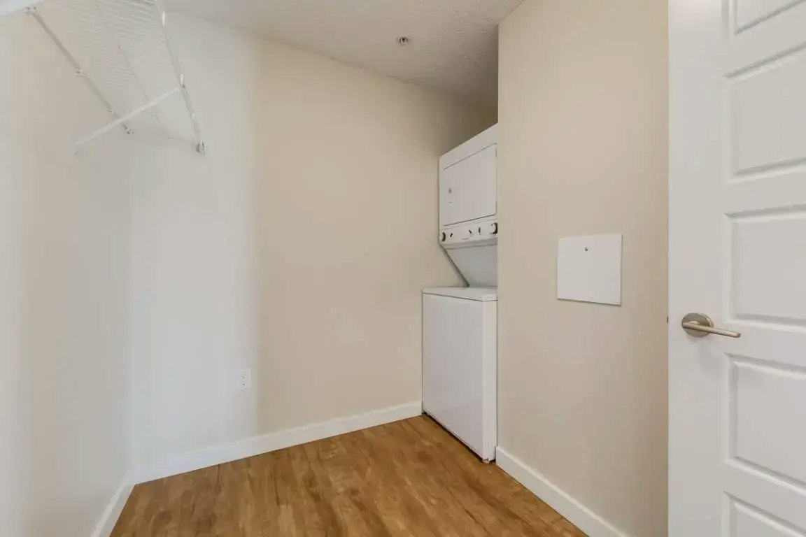 205-5008 4 Avenue SW, Edmonton, AB, T6X 1V3 - 6