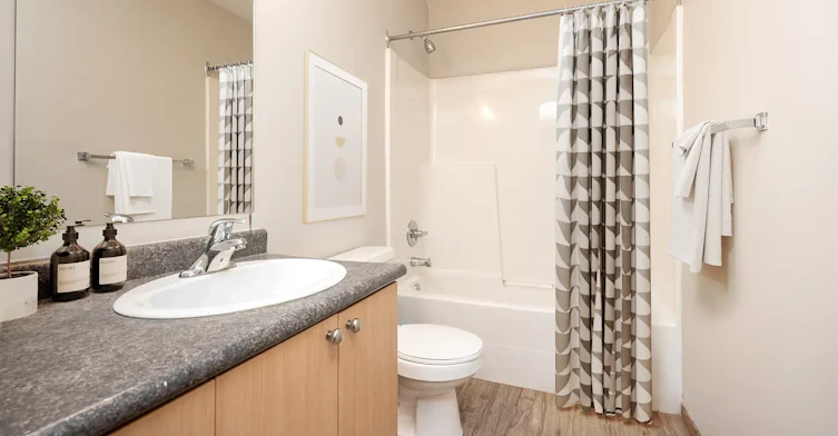 1153 St Anne's Road, Winnipeg, MB, R2N 0B8 - 8