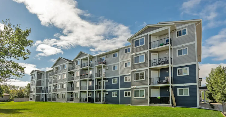 1153 St Anne's Road, Winnipeg, MB, R2N 0B8 - 2