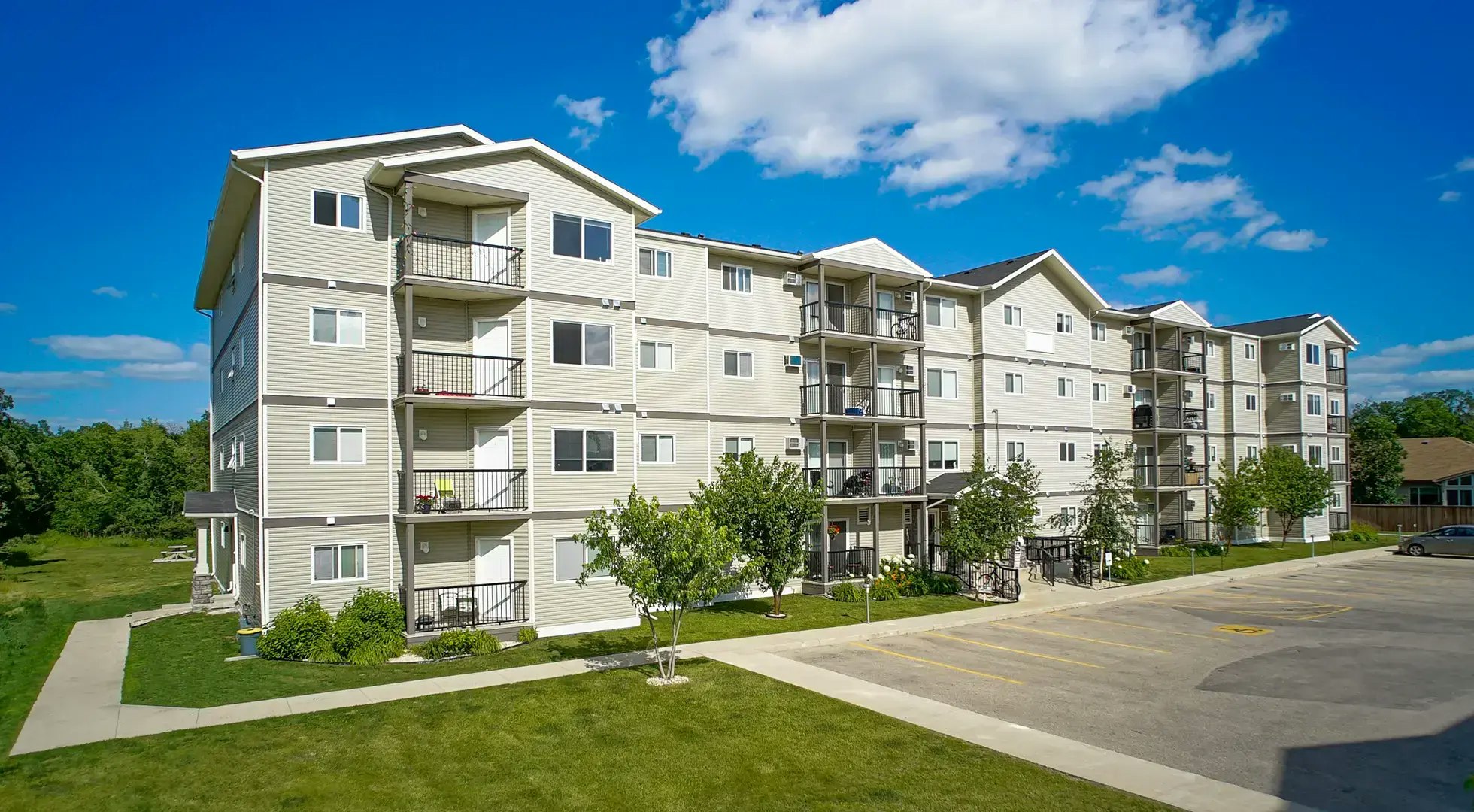 1153 St Anne's Road, Winnipeg, MB, R2N 0B8 - 3