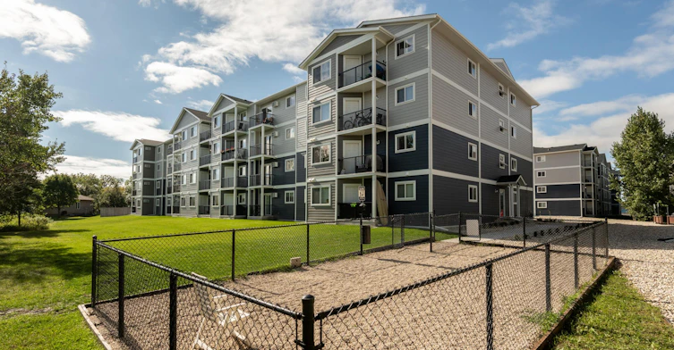 1153 St Anne's Road, Winnipeg, MB, R2N 0B8 - 9