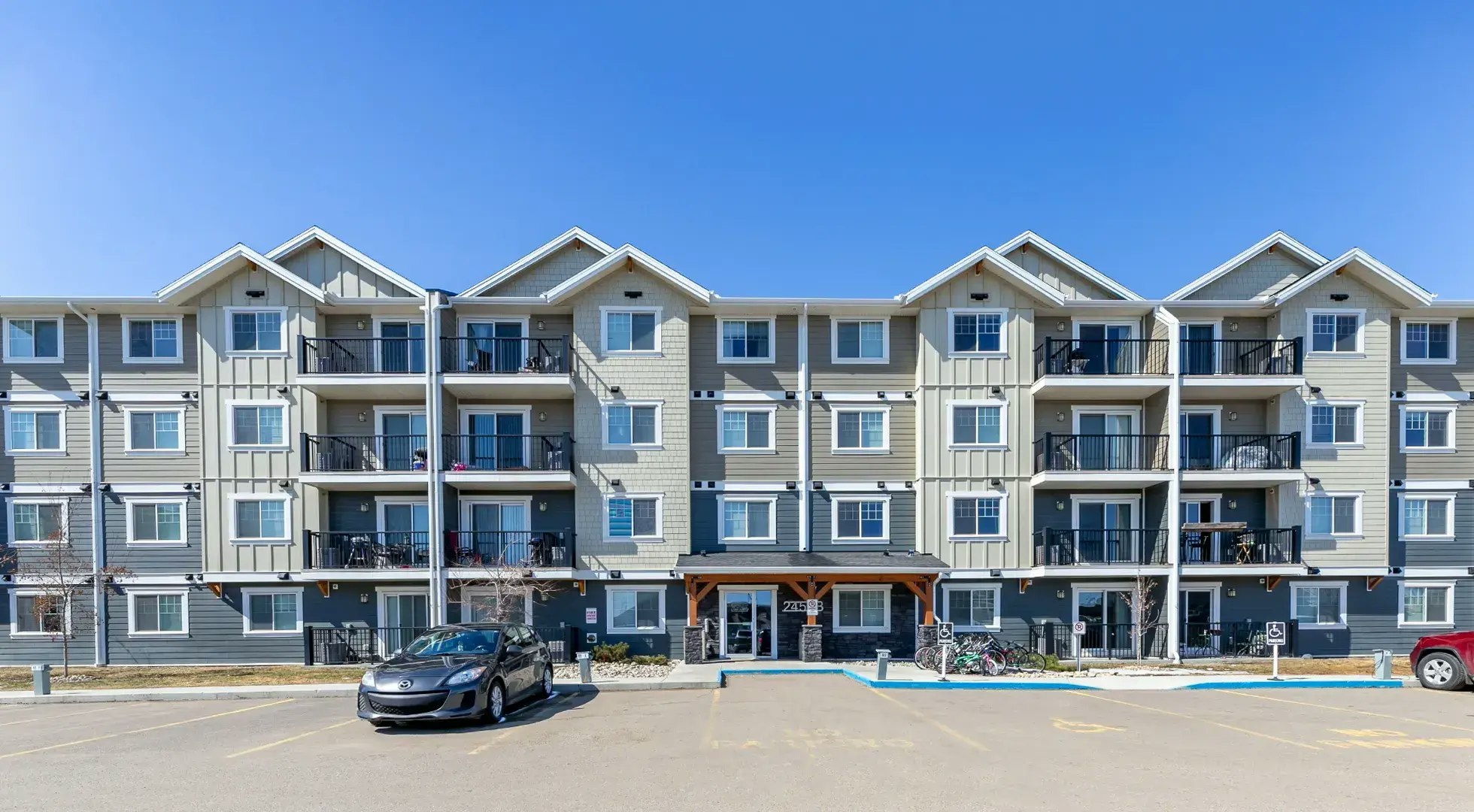 2450 22 Street, Red Deer, AB, T4R 0P6 - 3