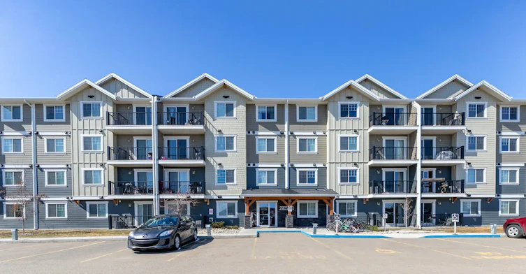 2450 22 Street, Red Deer, AB, T4R 0P6 - 3