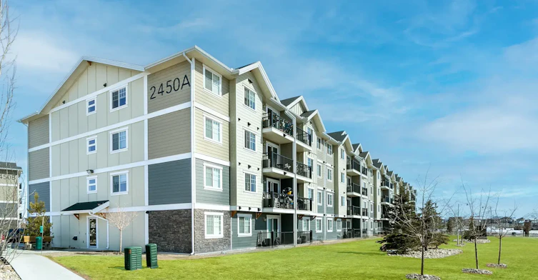 2450 22 Street, Red Deer, AB, T4R 0P6 - 4