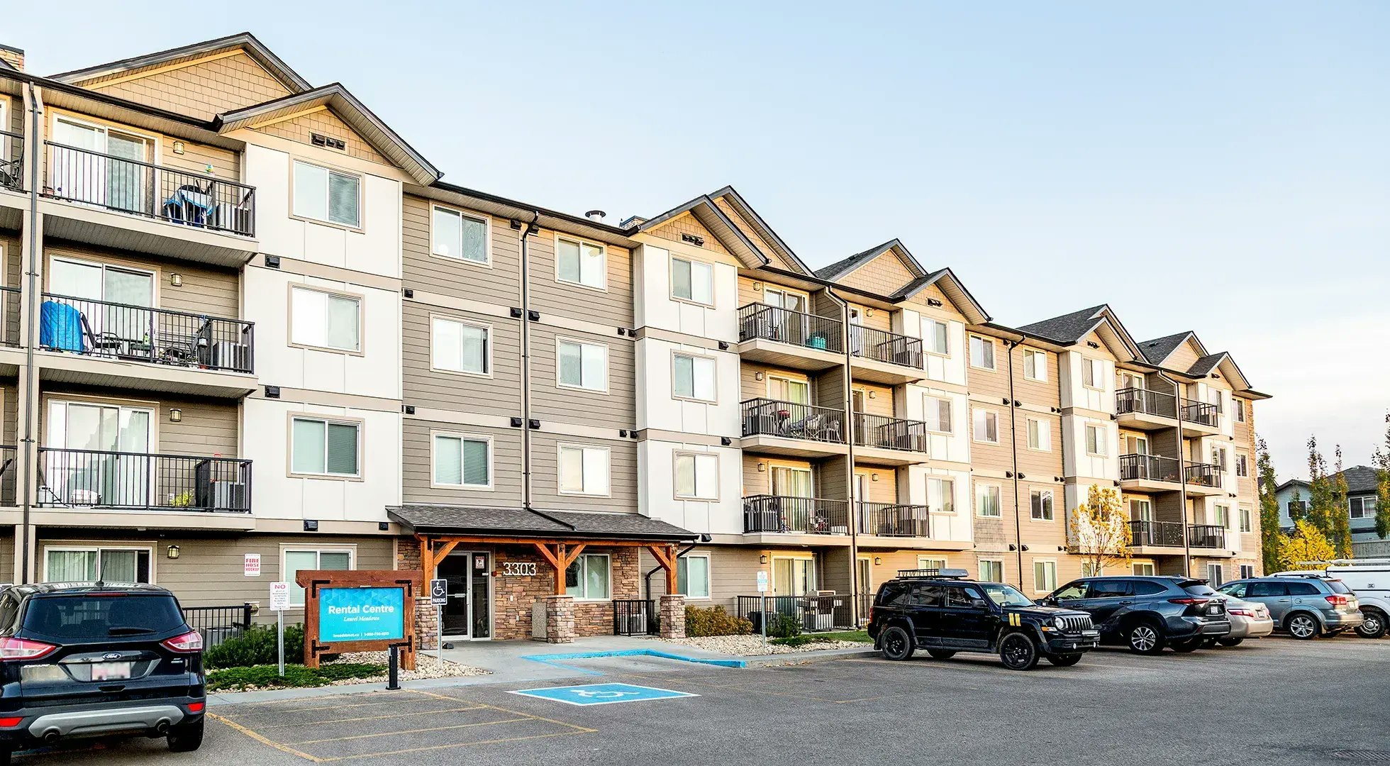 3303 18th Avenue NW, Edmonton, AB, T6T 0S8 - 2