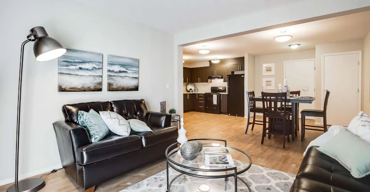 3303 18th Avenue NW, Edmonton, AB, T6T 0S8 - 5