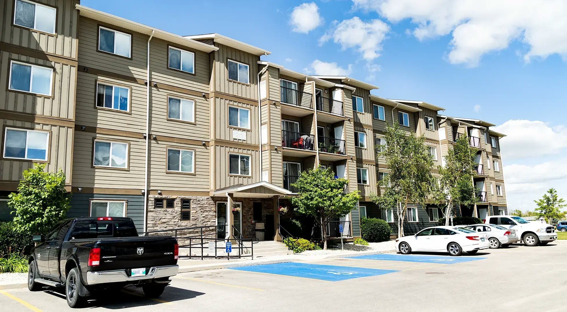 1350 Concordia Avenue E, Winnipeg, MB, R3W 0E2 - 2