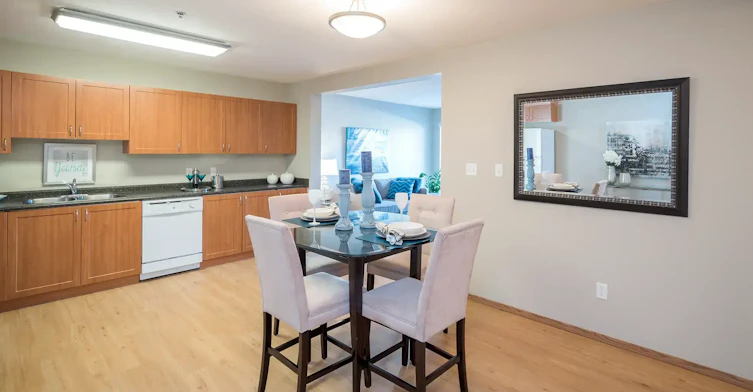 2471 Main Street, Winnipeg, MB, R2V 3N4 - 5