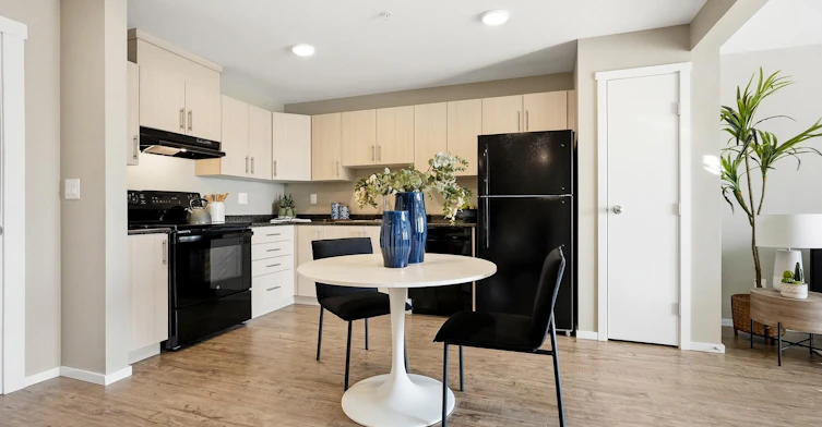 590 Sterling Lyon, Winnipeg, MB, R3P 1G6 - 5
