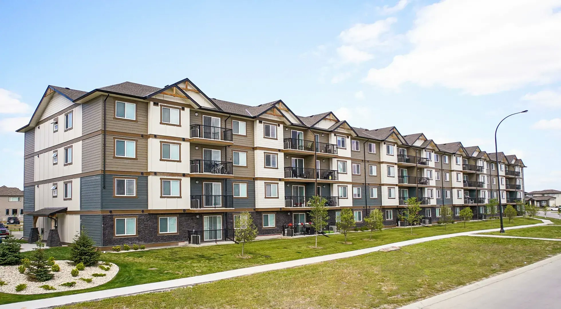225 Town Road North, Winnipeg, MB, R3Y 0P5 - 2