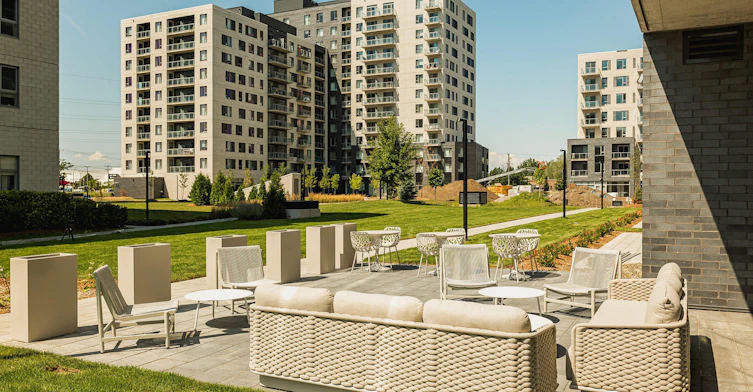 2800 Thimens, Montréal, QC, H4R 2H1 - 9