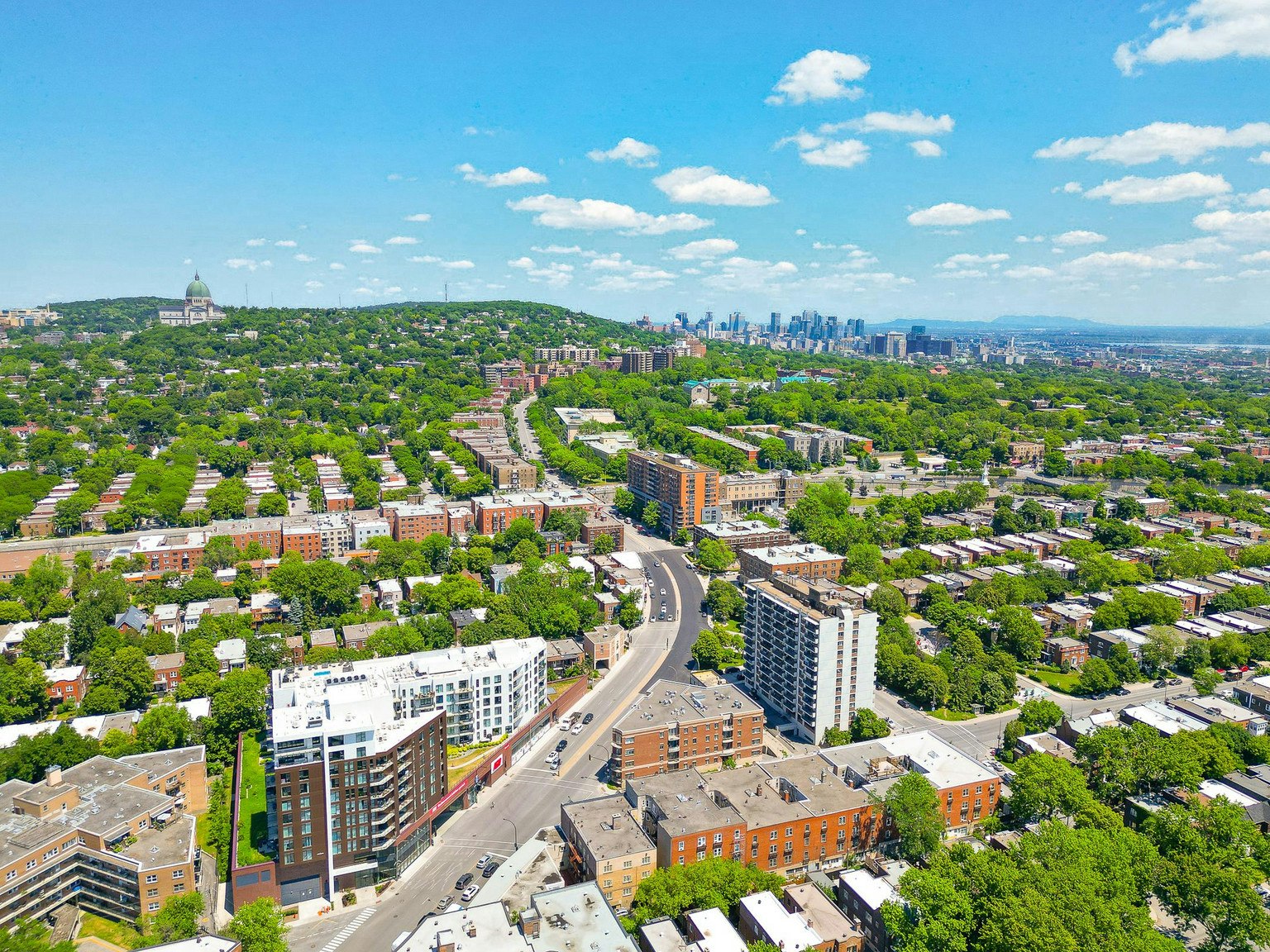 409-5455 De Terrebonne Rue, Montréal, QC, H4A 3R5 - 3