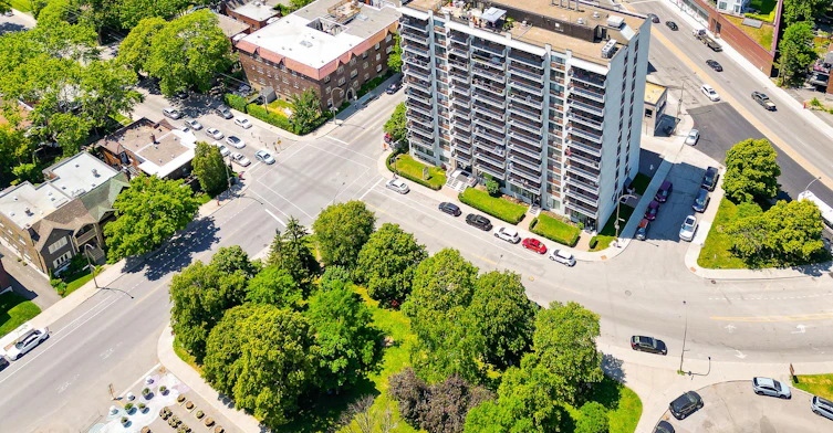409-5455 De Terrebonne Rue, Montréal, QC, H4A 3R5 - 2