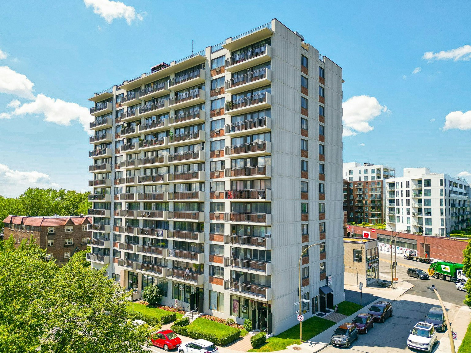 409-5455 De Terrebonne Rue, Montréal, QC, H4A 3R5