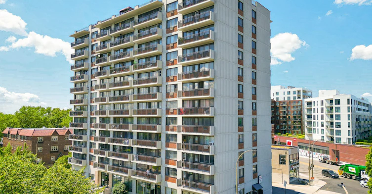 408-5455 De Terrebonne Rue, Montréal, QC, H4A 3R5
