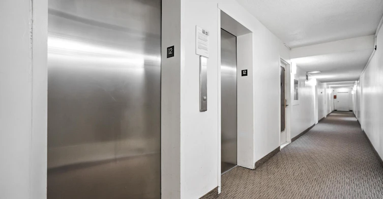408-5455 De Terrebonne Rue, Montréal, QC, H4A 3R5 - 4