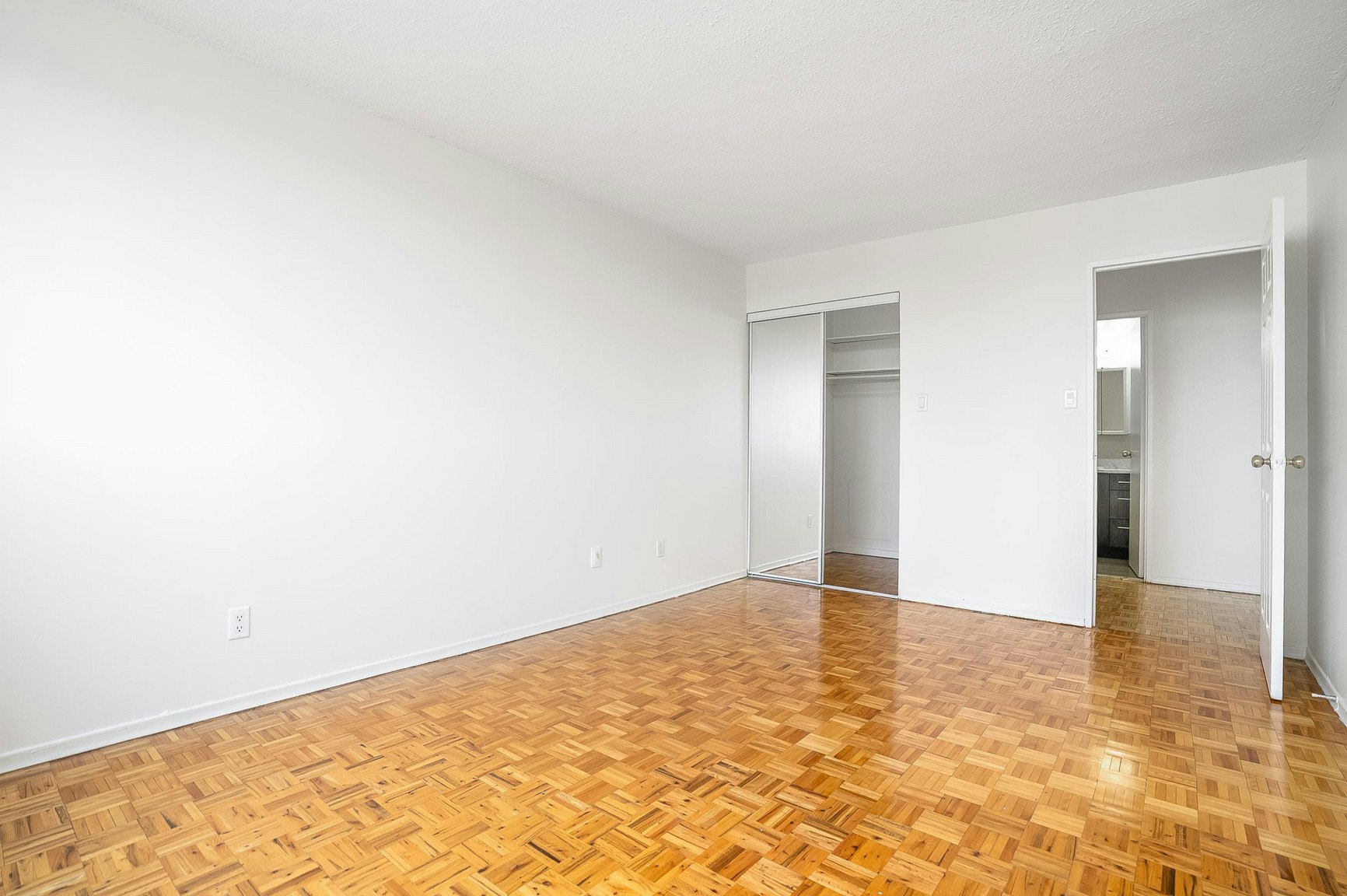 1010-5455 De Terrebonne Rue, Montréal, QC, H4A 3R5 - 8