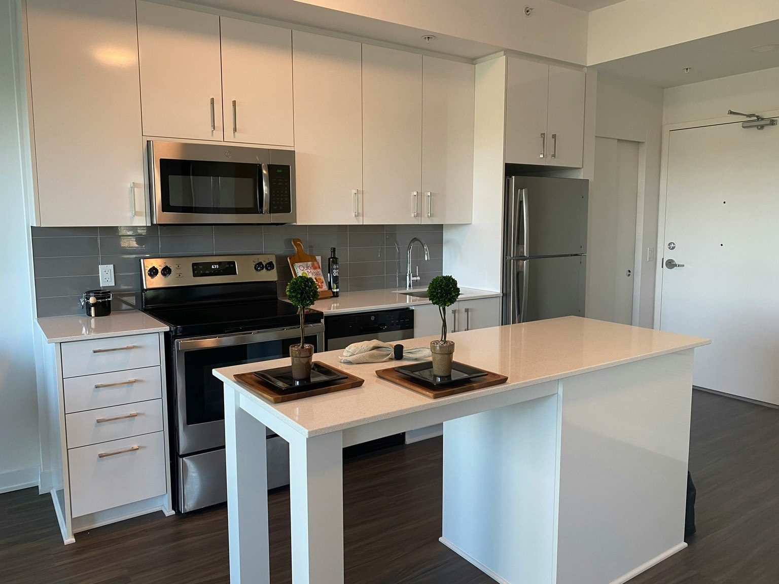 1960 Scott Street, Ottawa, ON, K1Z 0C5 - 2
