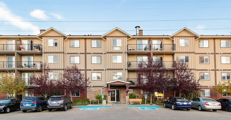 2824 22 Avenue Northwest, Edmonton, AB, T6T 0M3 - 2