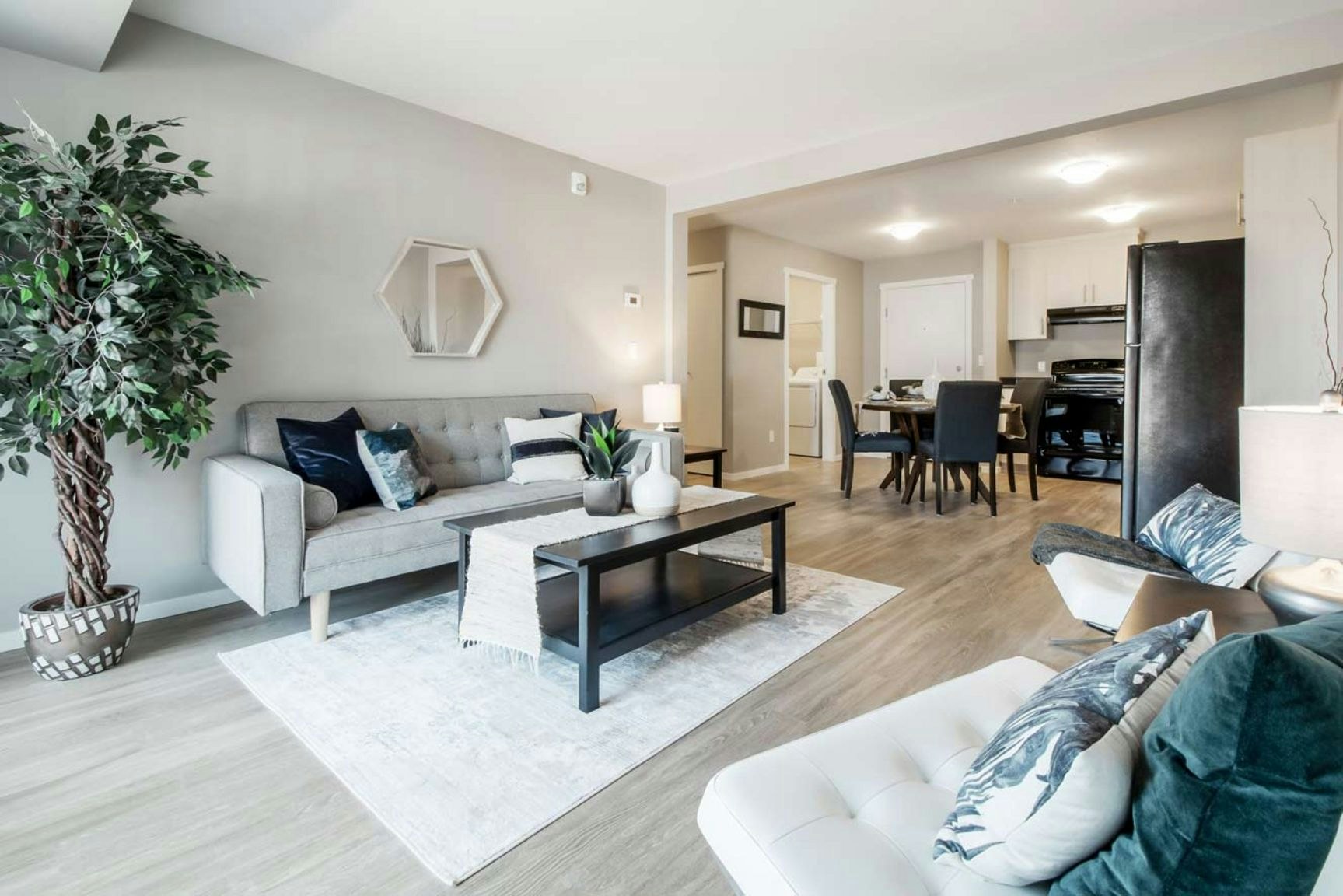 151 West Duncan Avenue, Penticton, BC, V2A 0B9 - 5