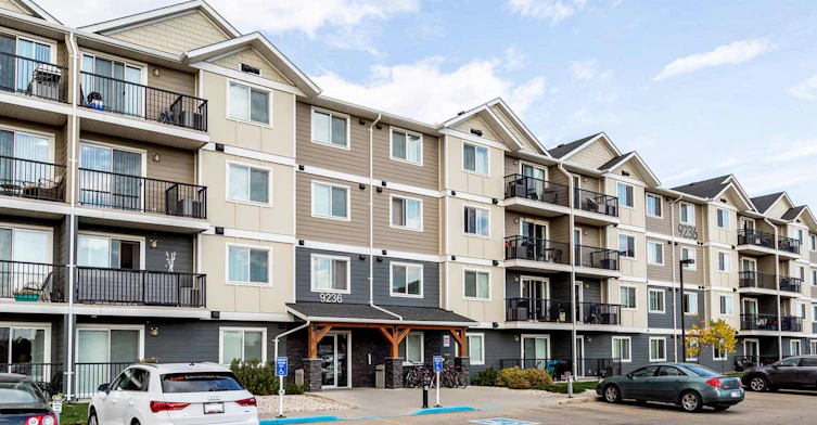 9240 213 Street NW, Edmonton, AB, T5T 4P2 - 2