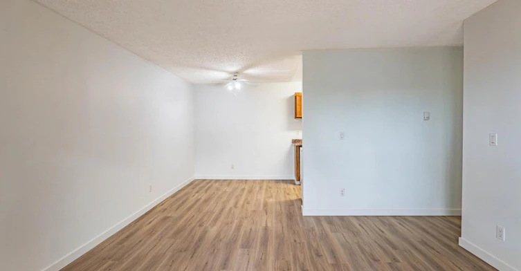 109-1102 Hermitage Road NW, Edmonton, AB, T5A 4M3 - 5