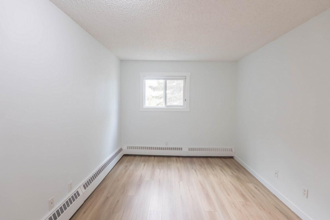 109-1102 Hermitage Road NW, Edmonton, AB, T5A 4M3 - 30