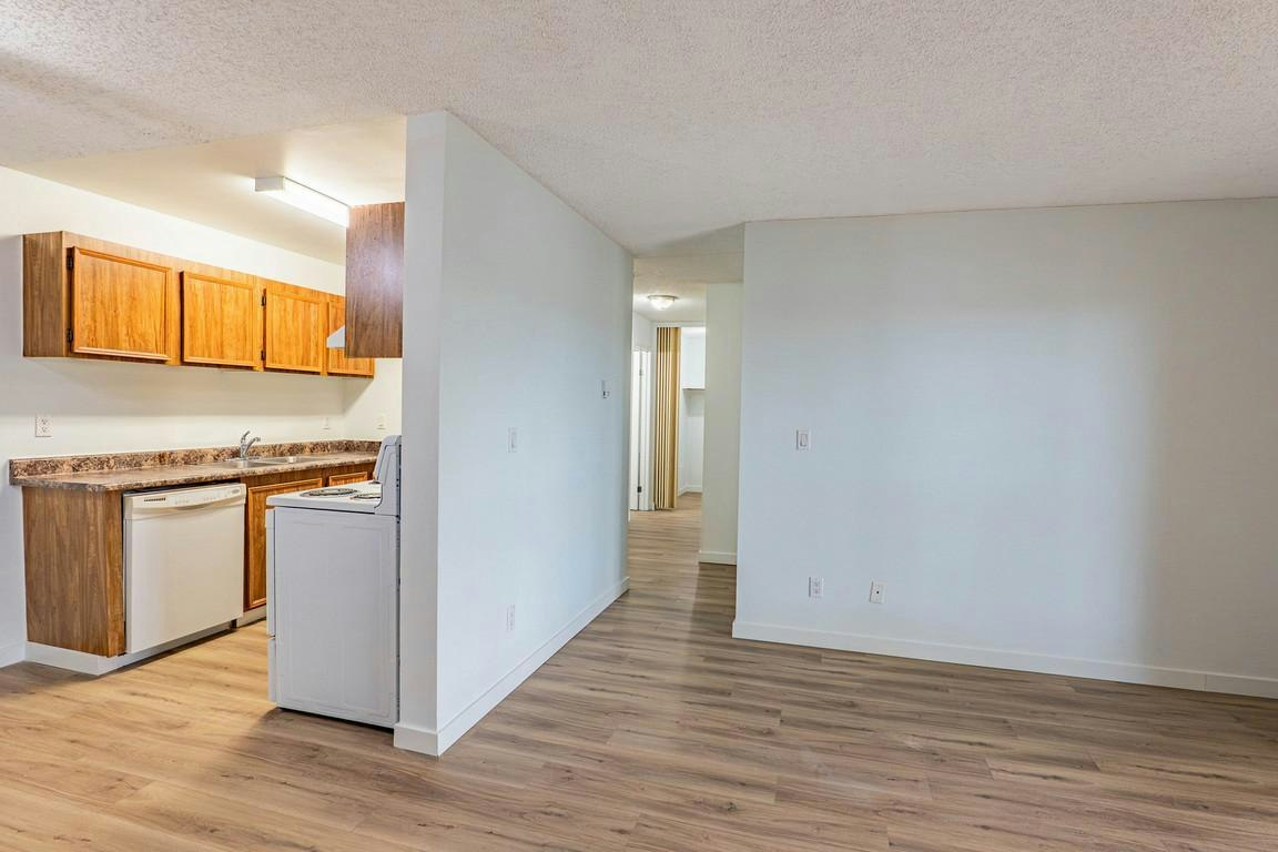 116-1102 Hermitage Road NW, Edmonton, AB, T5A 4M3 - 3