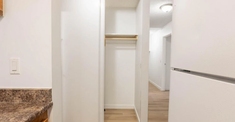003-1102 Hermitage Road NW, Edmonton, AB, T5A 4M3 - 32