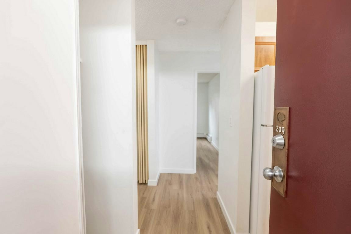 208-1102 Hermitage Road NW, Edmonton, AB, T5A 4M3 - 26