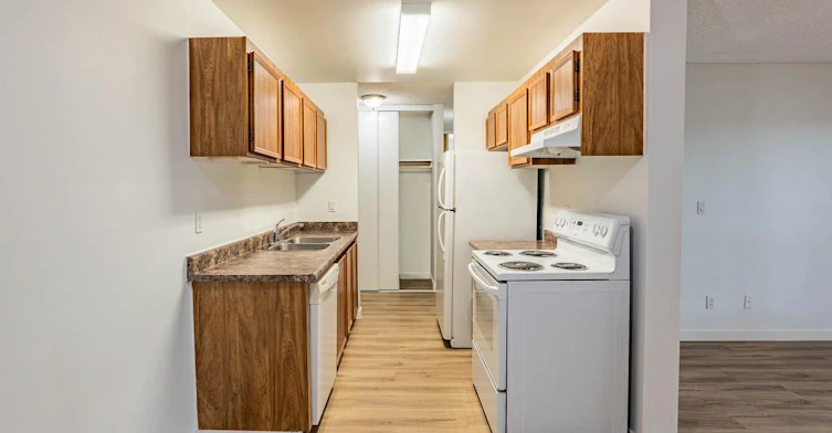 003-1102 Hermitage Road NW, Edmonton, AB, T5A 4M3 - 2