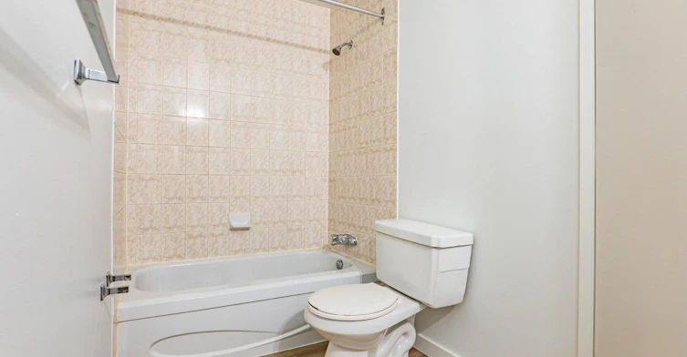 003-1102 Hermitage Road NW, Edmonton, AB, T5A 4M3 - 17