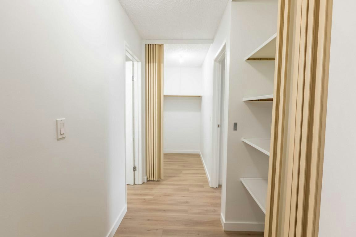 003-1102 Hermitage Road NW, Edmonton, AB, T5A 4M3 - 13