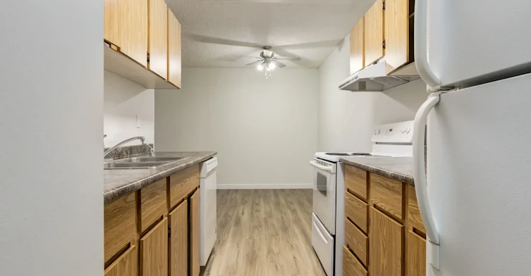 110-35 Homestead Crescent NW, Edmonton, AB, T5A 4P4 - 4