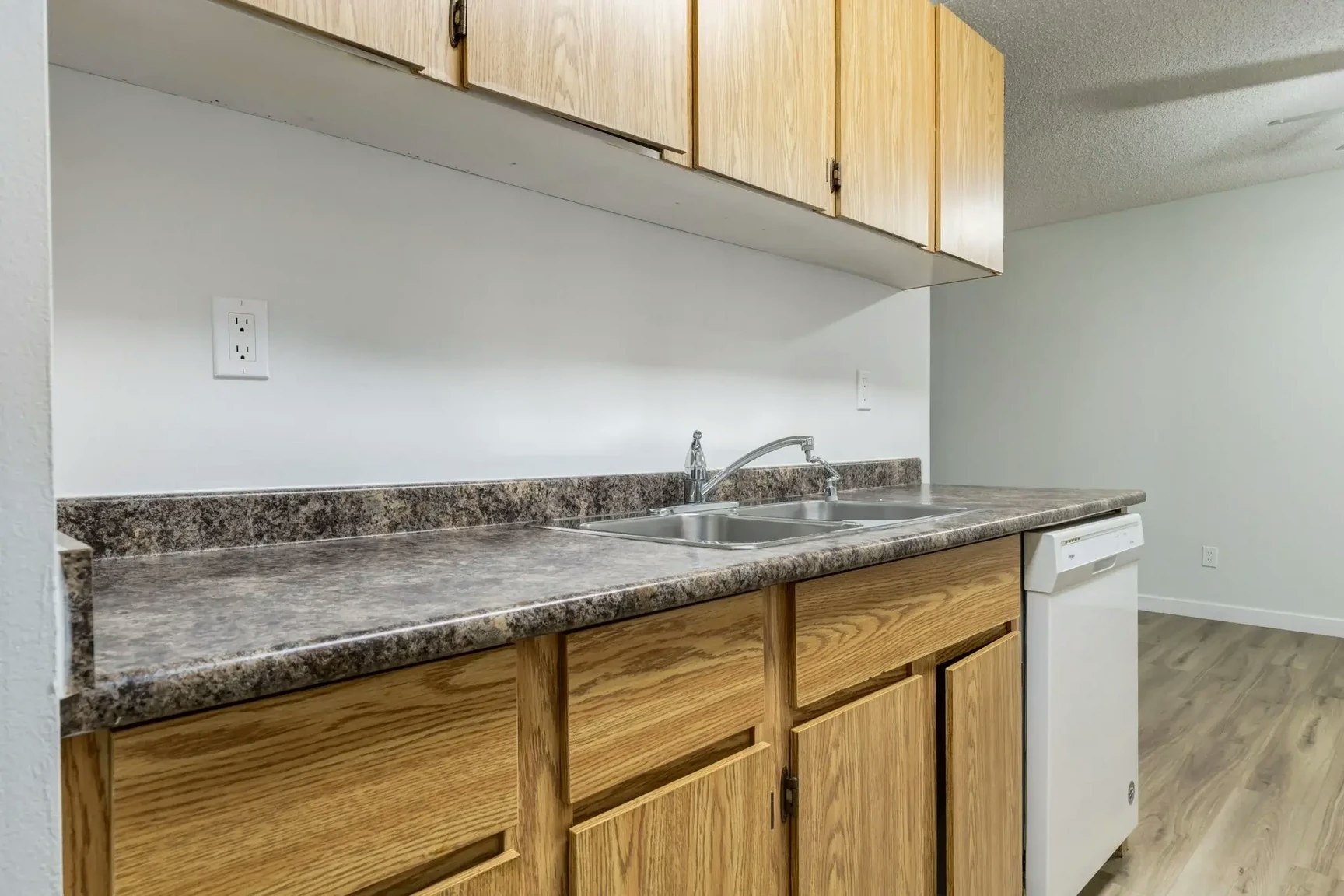 110-35 Homestead Crescent NW, Edmonton, AB, T5A 4P4 - 6