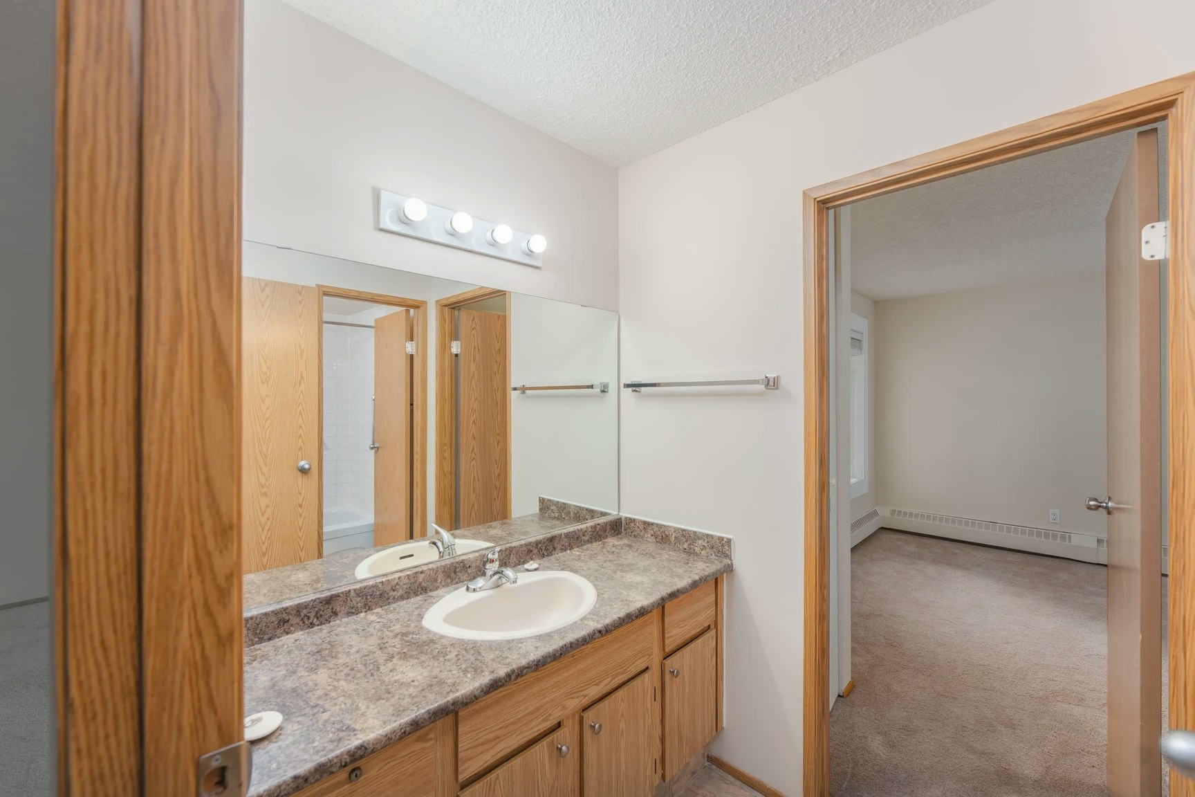 014-35 Homestead Crescent NW, Edmonton, AB, T5A 4P4 5